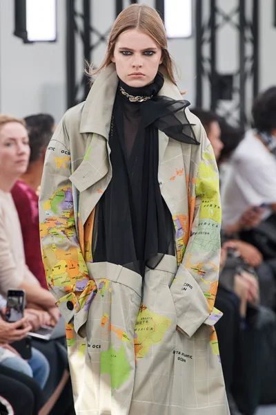 Look 4